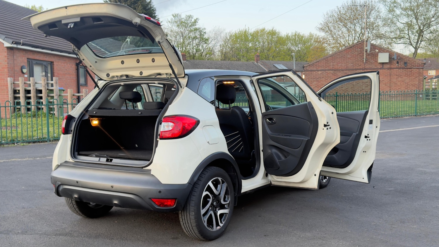 Used Renault Captur 2015 for sale - 78102194: Photo 26