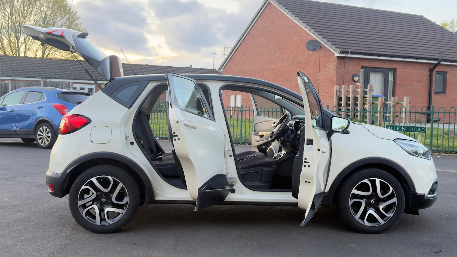 Used Renault Captur 2015 for sale - 78102194: Photo 28