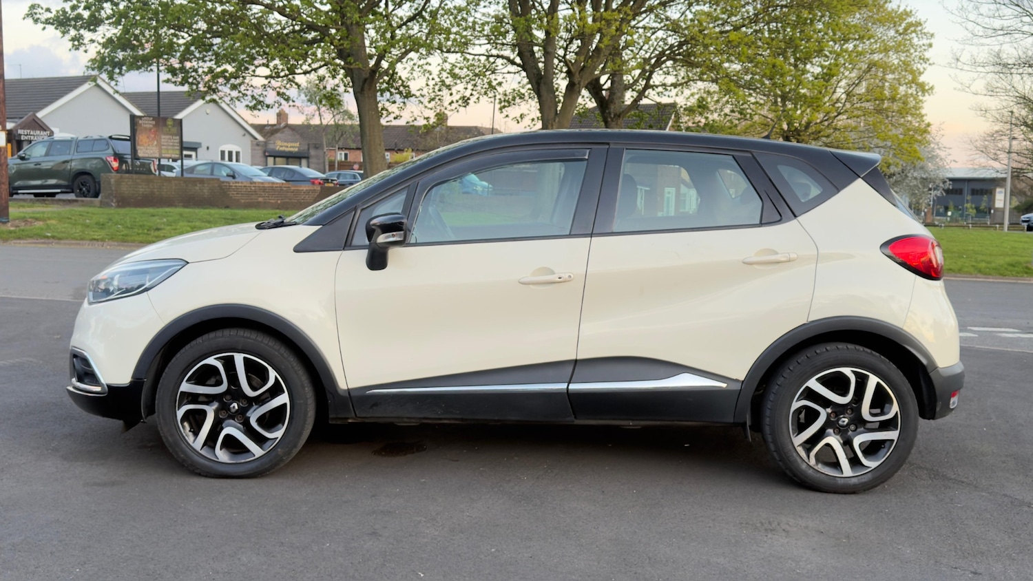 Used Renault Captur 2015 for sale - 78102194: Photo 8