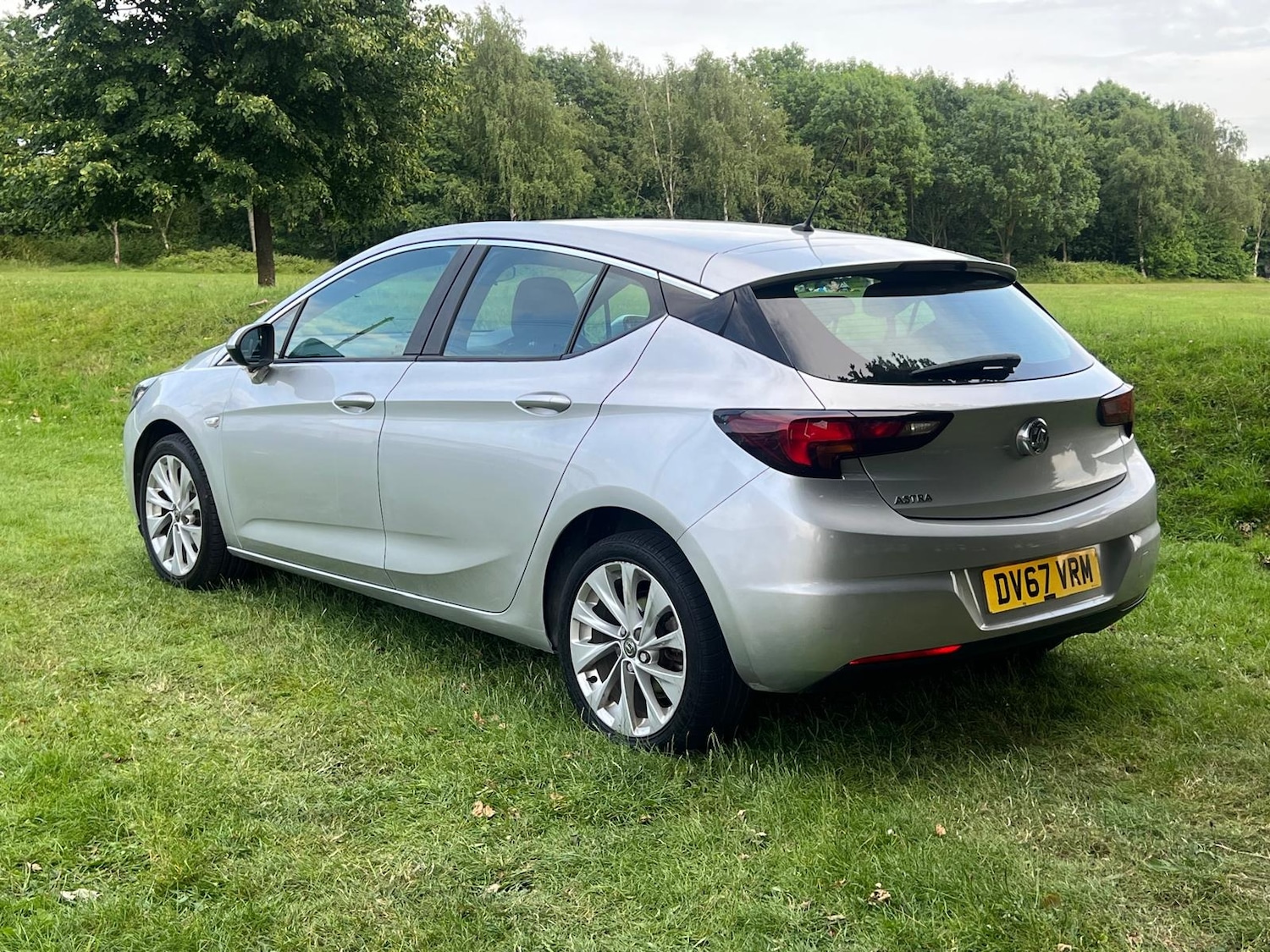 Used Vauxhall Astra 2017 for sale - 76925872: Photo 1