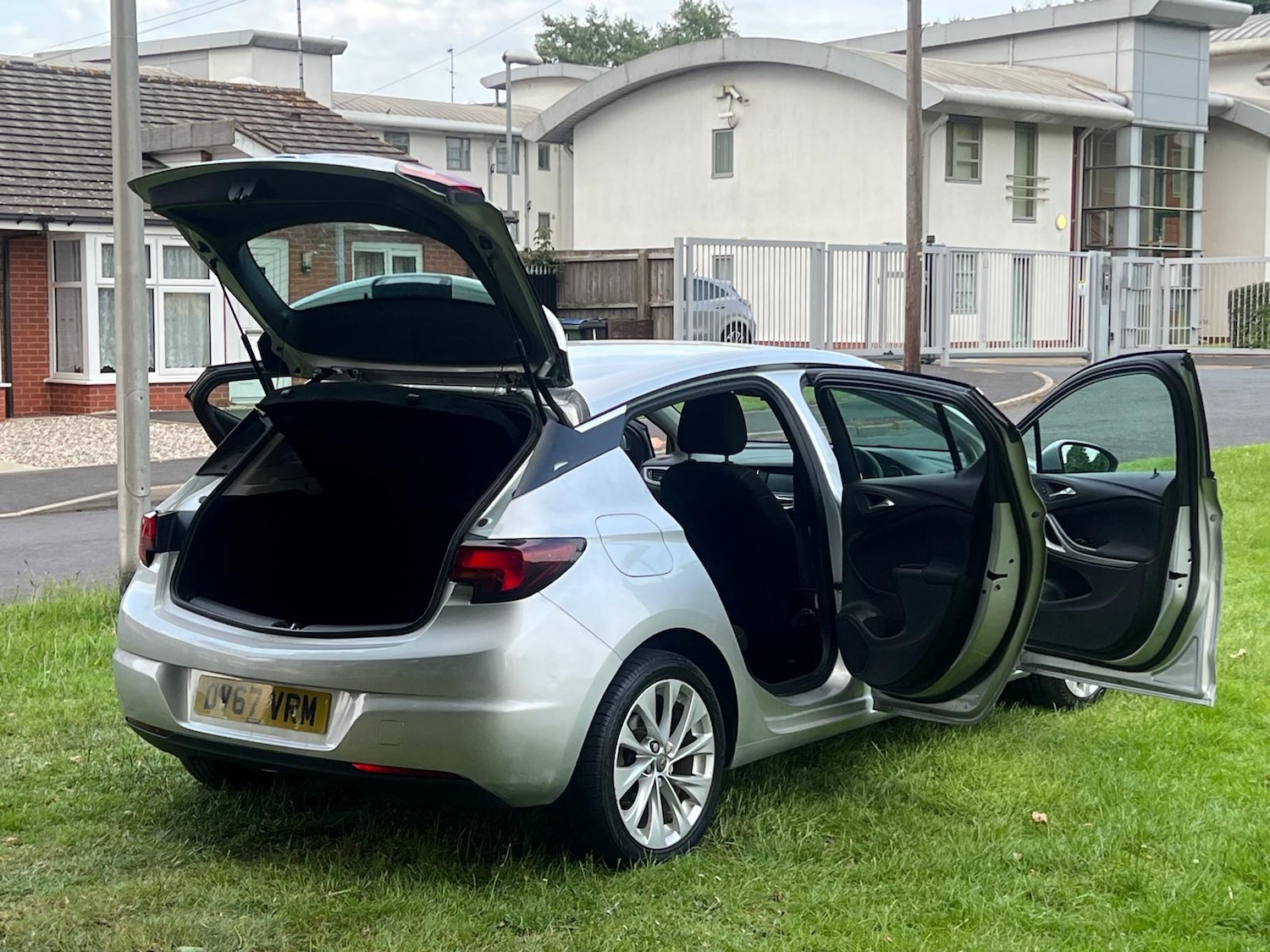 Used Vauxhall Astra 2017 for sale - 76925872: Photo 27