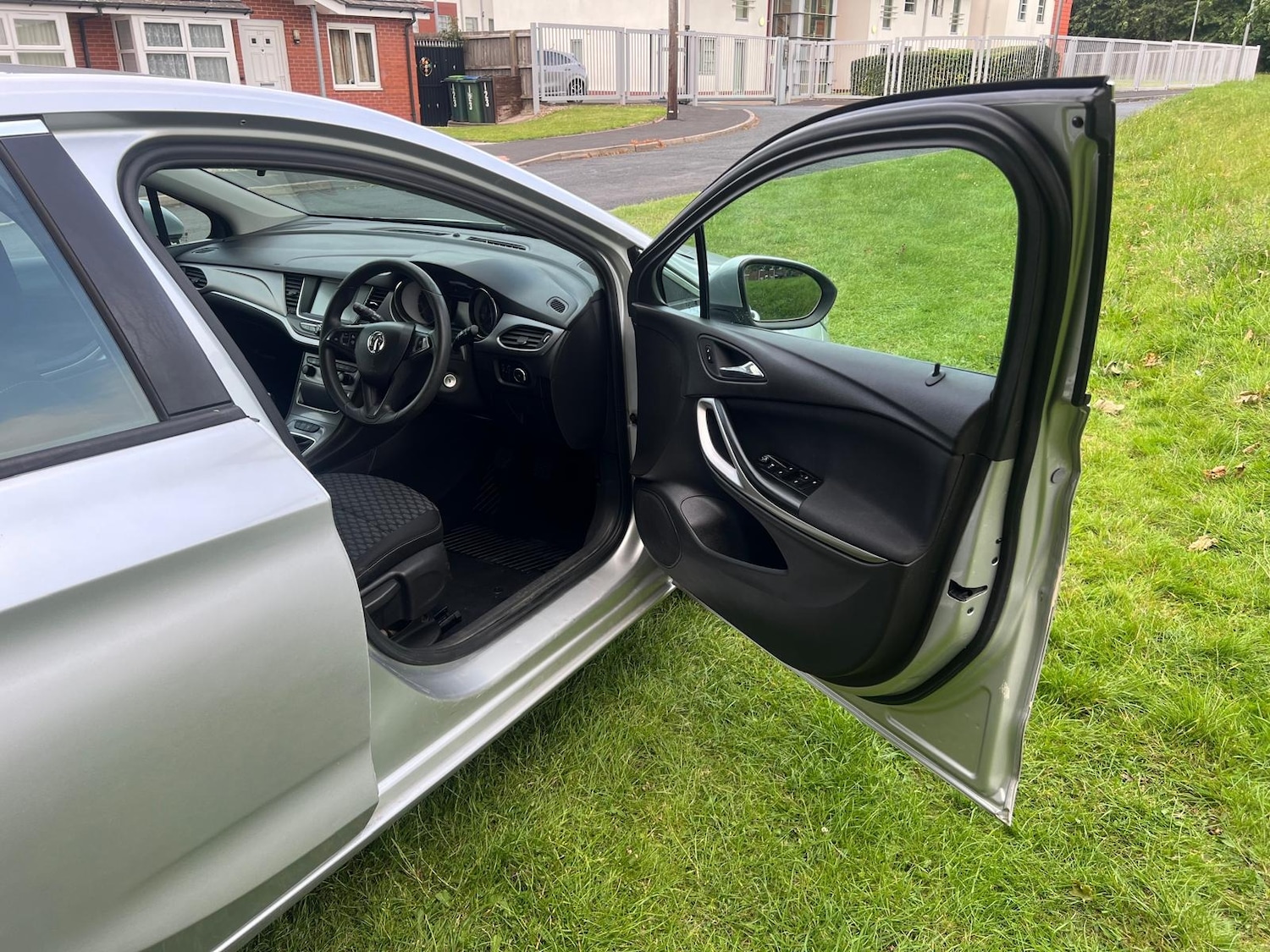 Used Vauxhall Astra 2017 for sale - 76925872: Photo 32