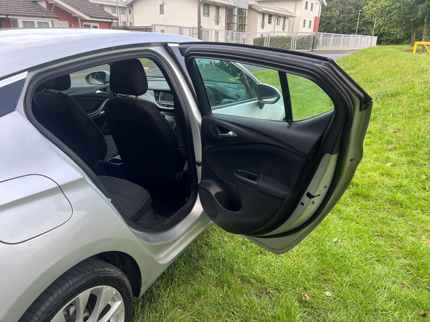 Used Vauxhall Astra 2017 for sale - 76925872: Photo 33
