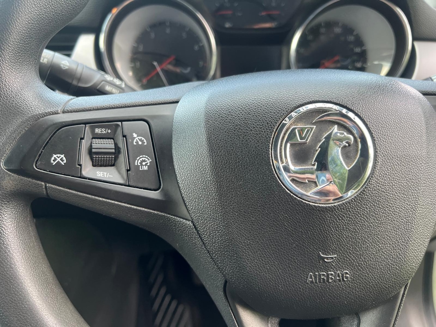 Used Vauxhall Astra 2017 for sale - 76925872: Photo 38