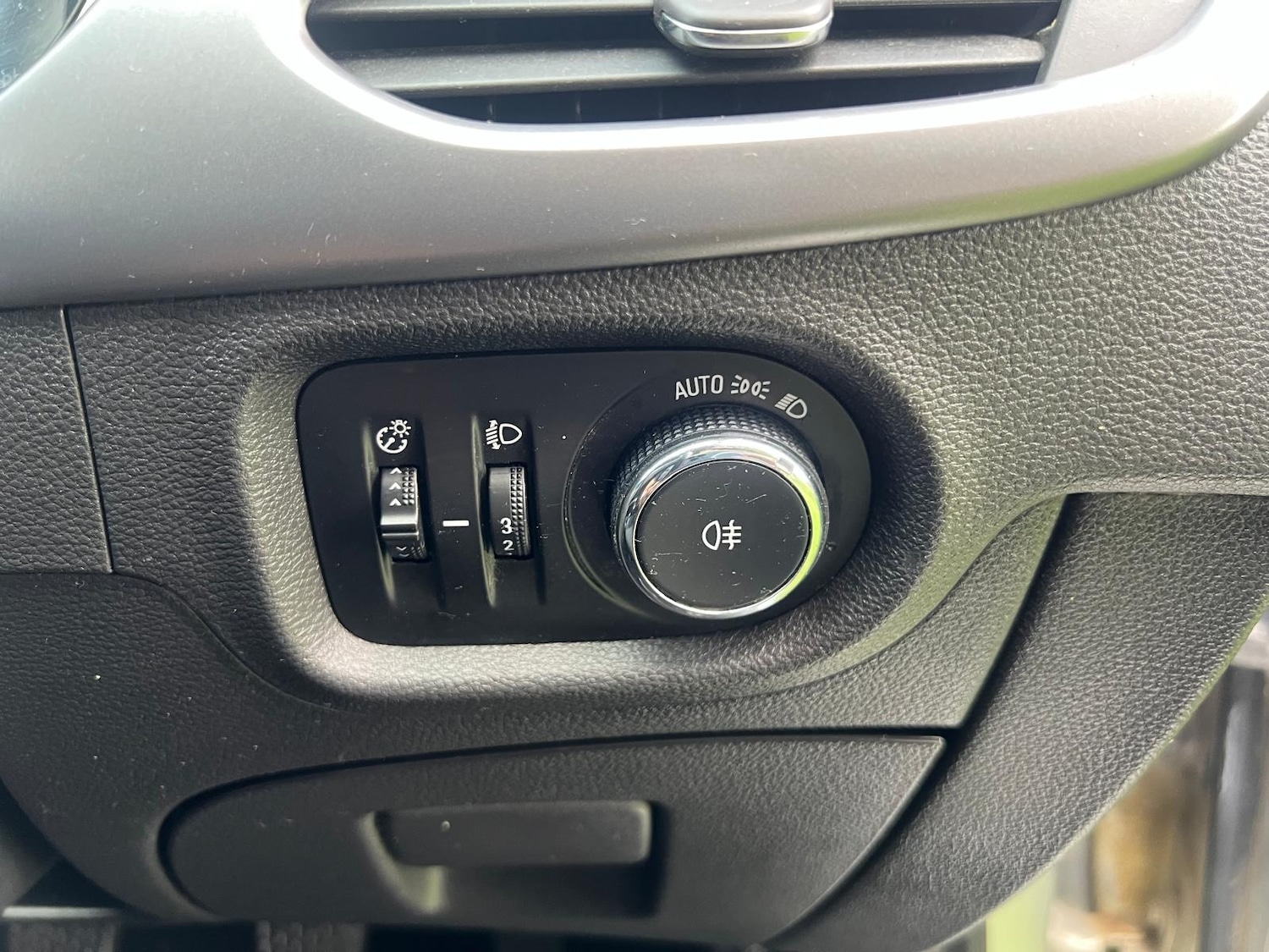 Used Vauxhall Astra 2017 for sale - 76925872: Photo 44