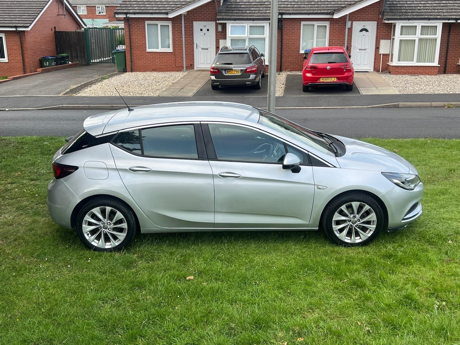 Used Vauxhall Astra 2017 for sale - 76925872: Photo 6