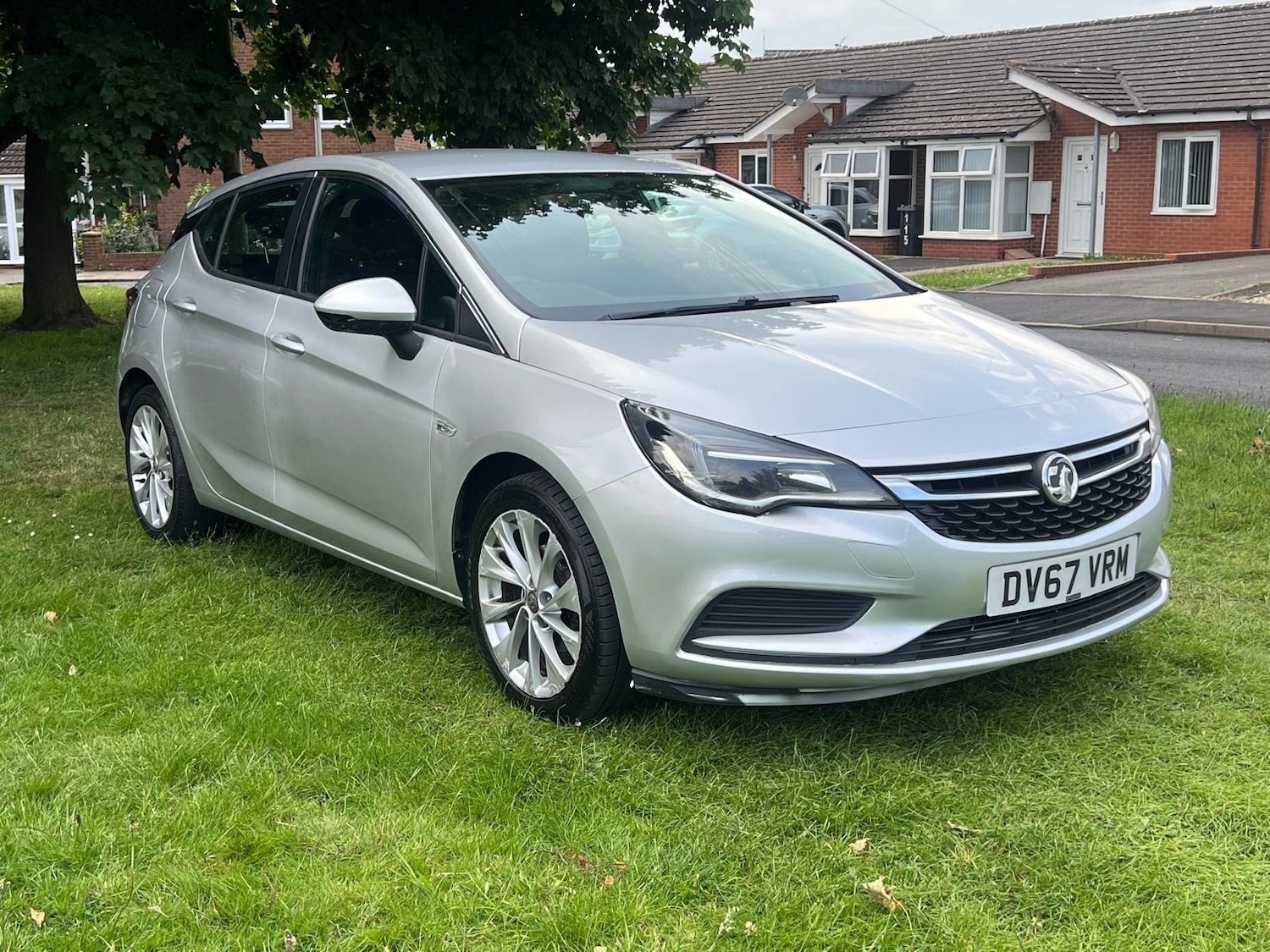 Used Vauxhall Astra 2017 for sale - 76925872: Photo 8
