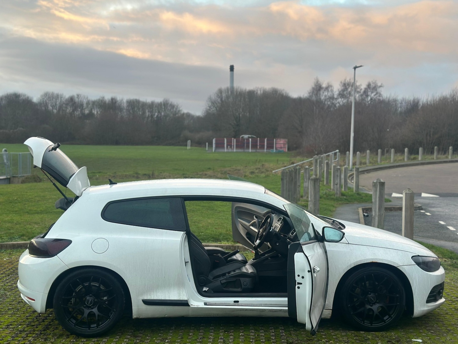 Used Volkswagen Scirocco 2009 for sale - 77082347: Photo 6