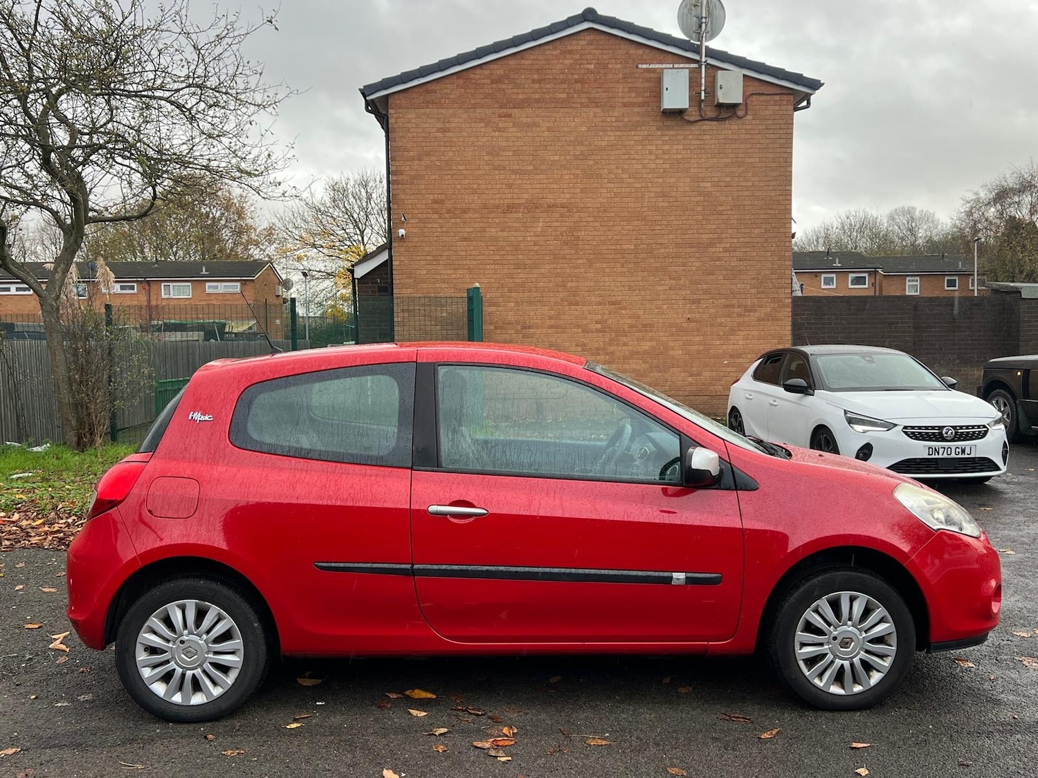 Used Renault Clio 2010 for sale - 76528129: Photo 12