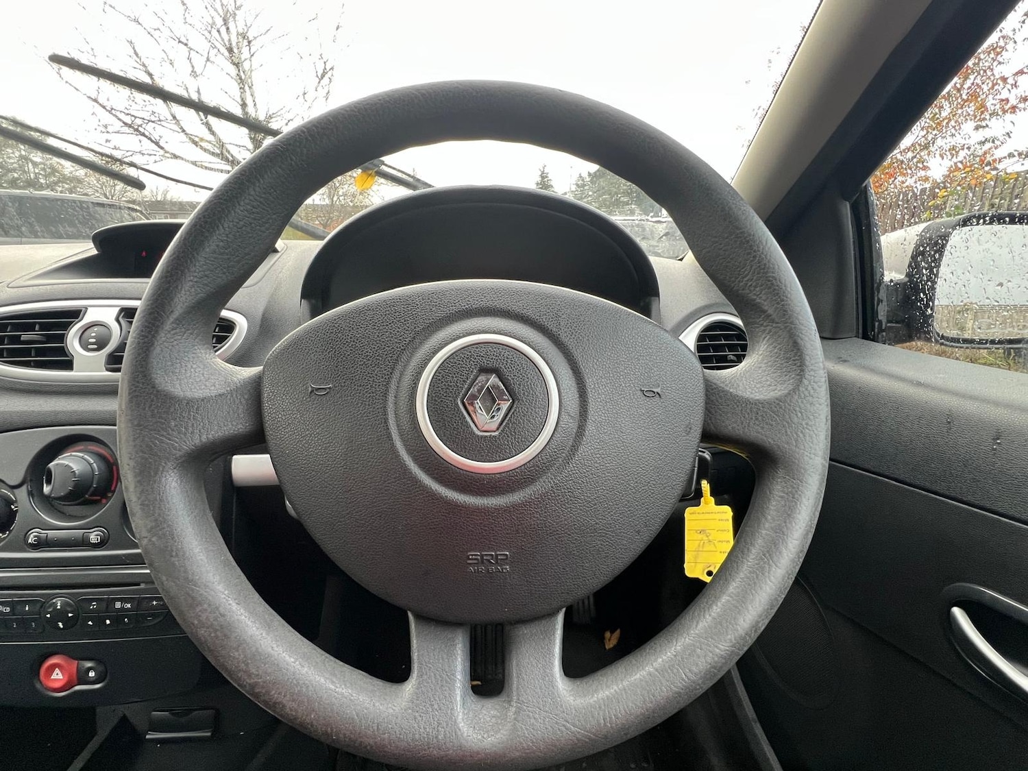 Used Renault Clio 2010 for sale - 76528129: Photo 16