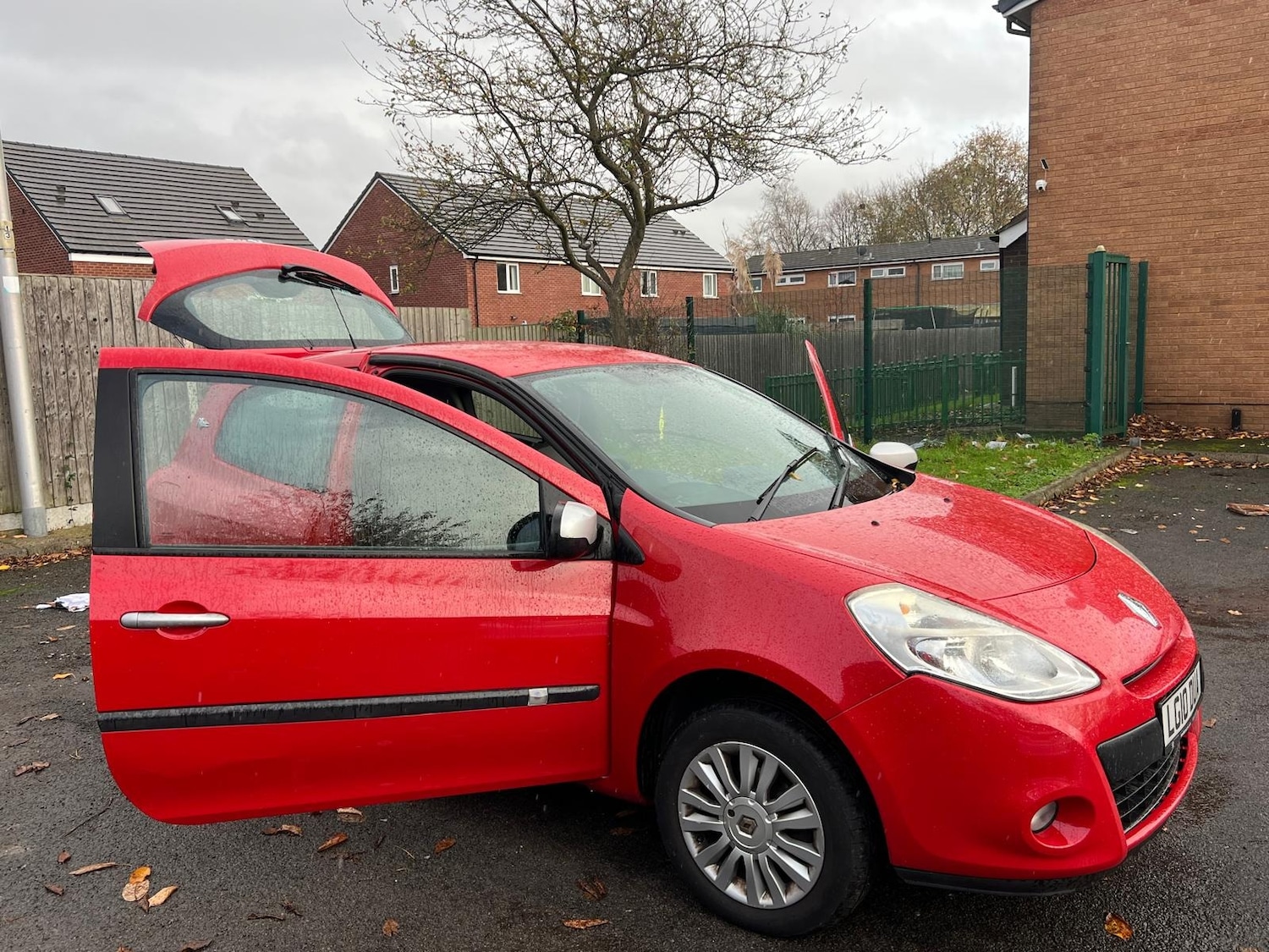 Used Renault Clio 2010 for sale - 76528129: Photo 21