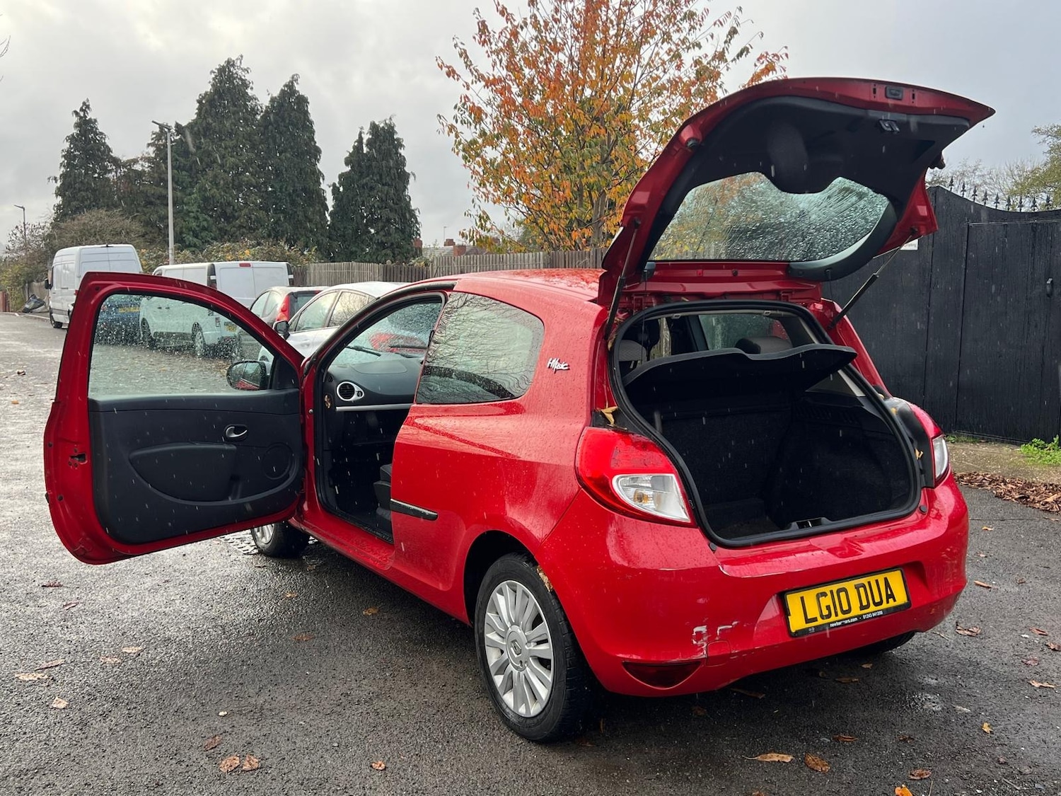 Used Renault Clio 2010 for sale - 76528129: Photo 25