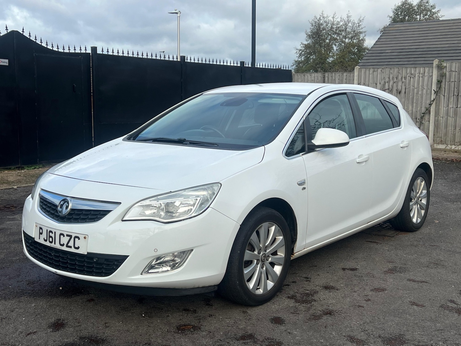 Used Vauxhall Astra 2012 for sale - 76446920: Photo 1
