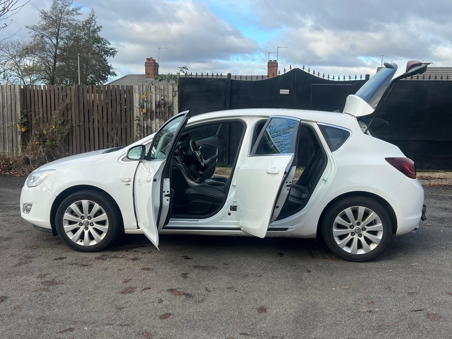 Used Vauxhall Astra 2012 for sale - 76446920: Photo 32