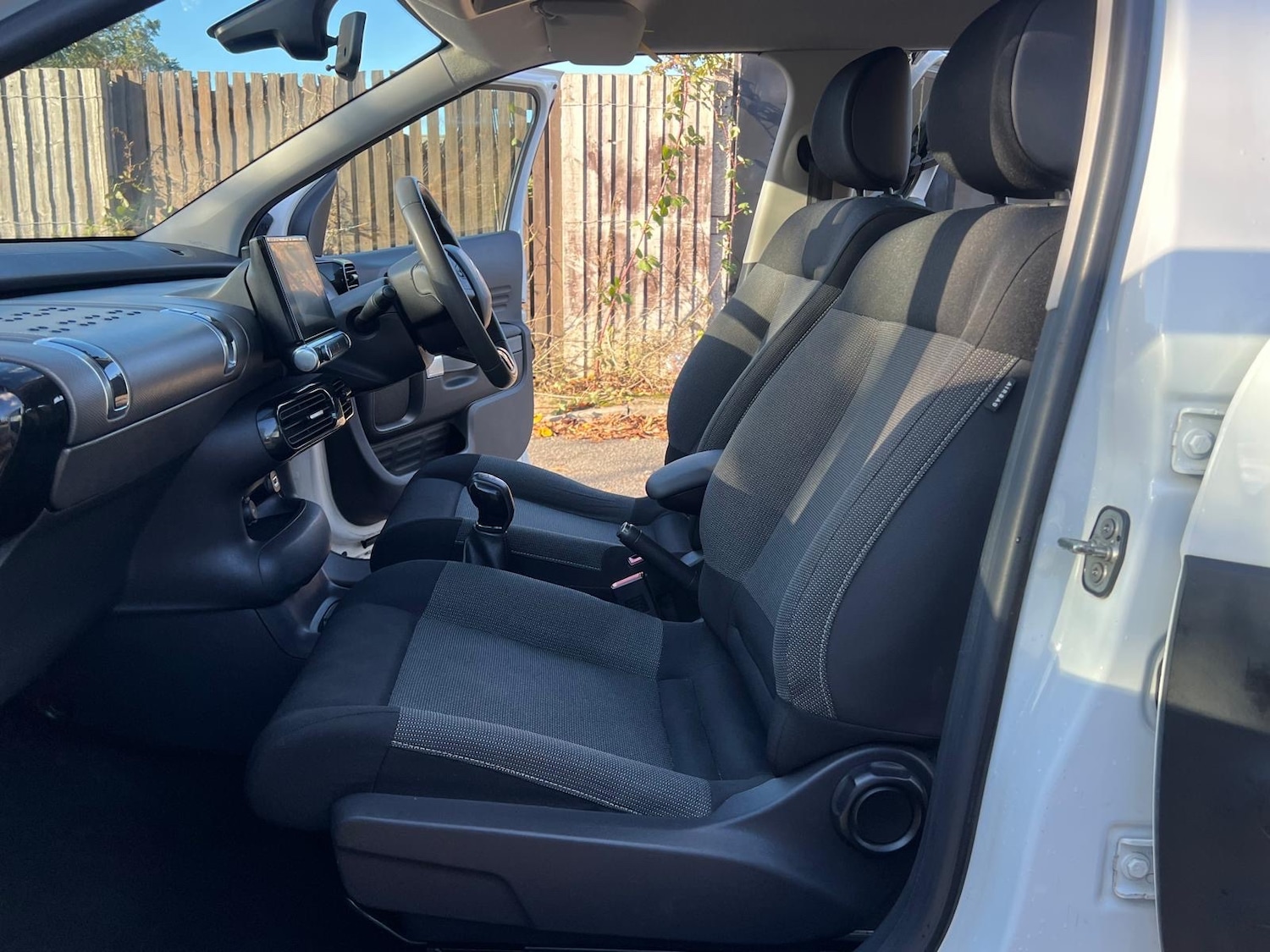 Used Citroen C4 Cactus 2015 for sale - 76454801: Photo 23