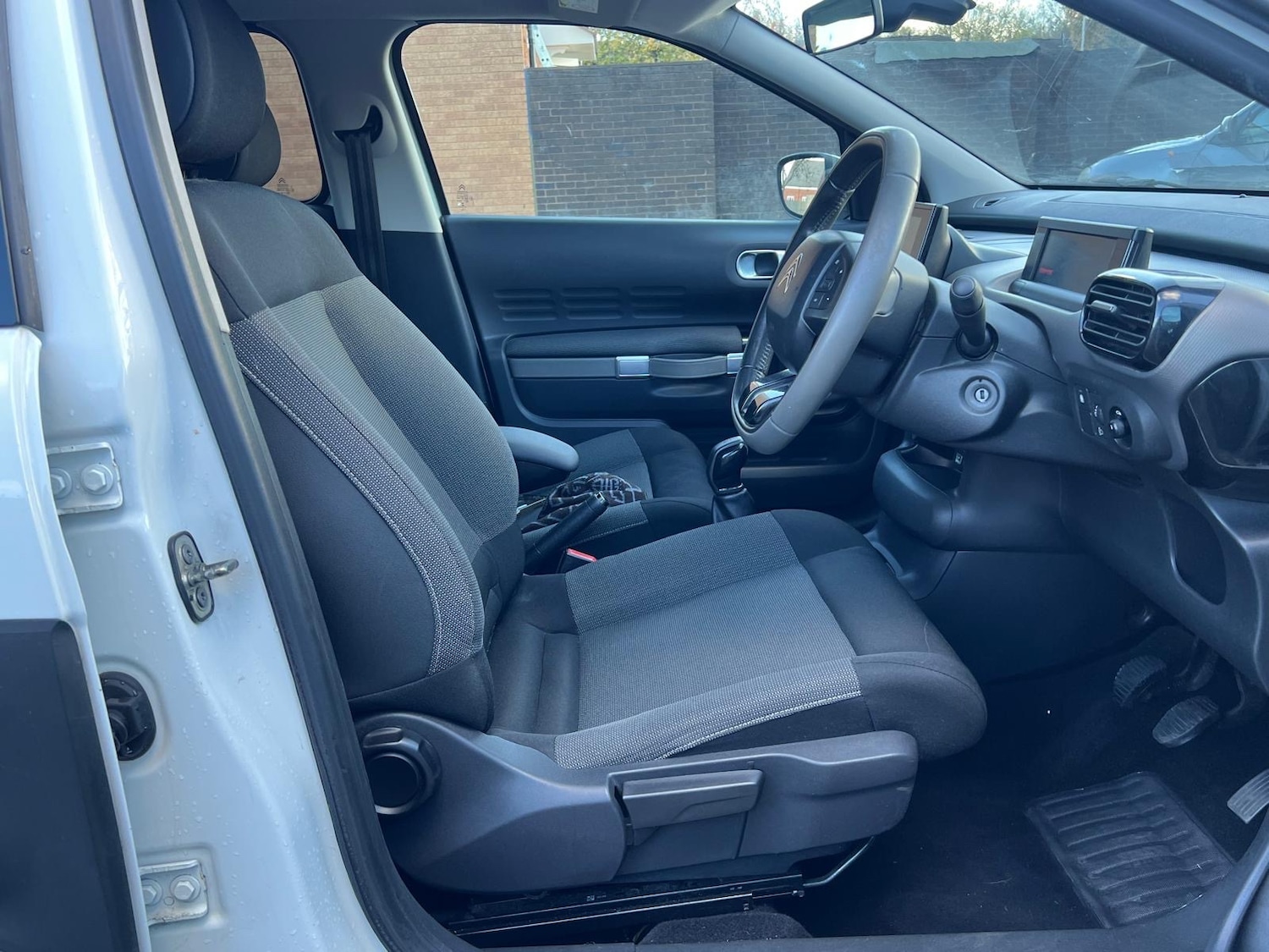 Used Citroen C4 Cactus 2015 for sale - 76454801: Photo 28