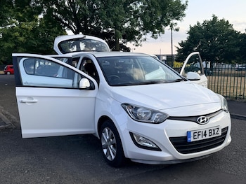 Used Hyundai i20 2014 for sale - 79292825: Photo