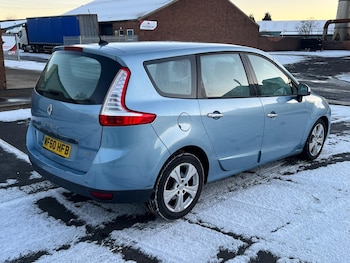 2010 (60) - 2.0 dCi Dynamique TomTom 5dr Auto