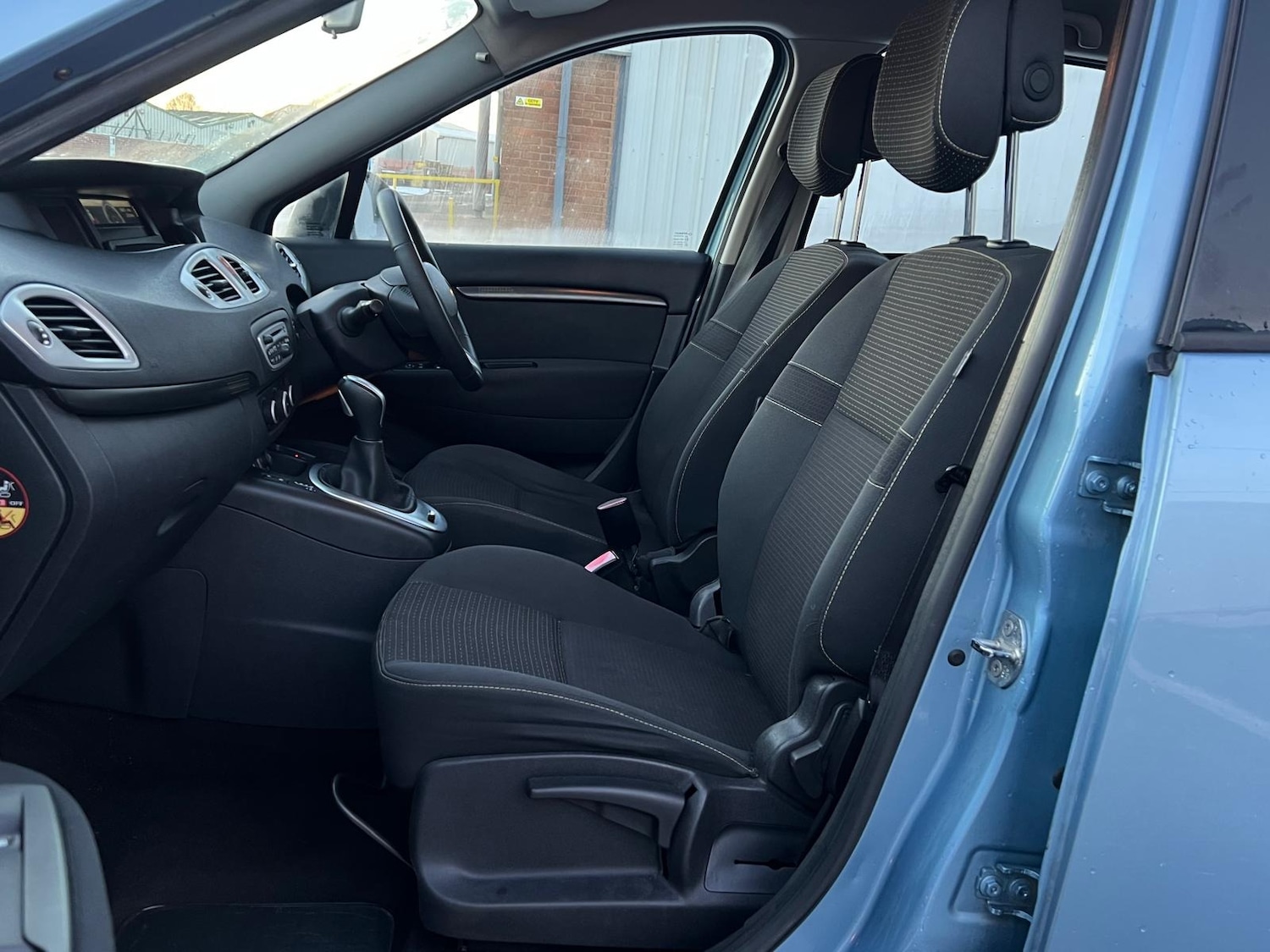 Used Renault Grand Scenic 2010 for sale - 77102475: Photo 22