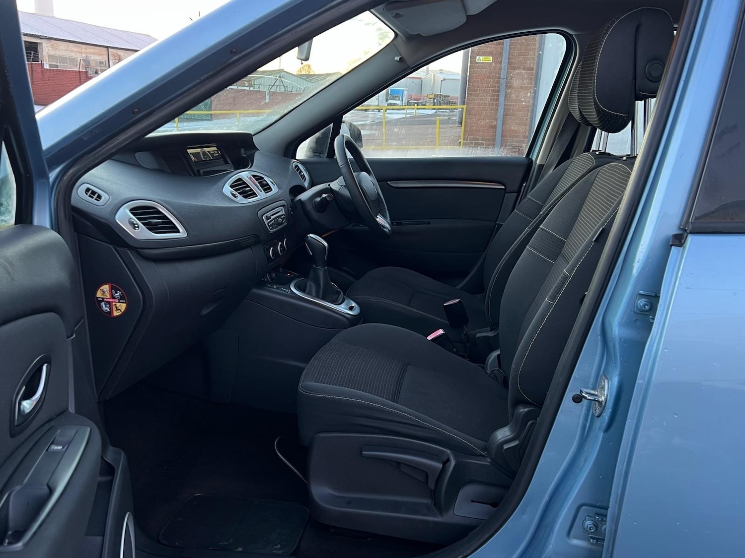 Used Renault Grand Scenic 2010 for sale - 77102475: Photo 24