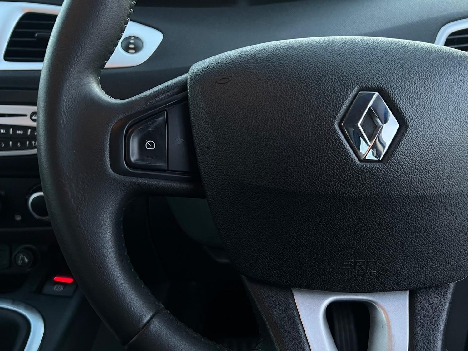 Used Renault Grand Scenic 2010 for sale - 77102475: Photo 29