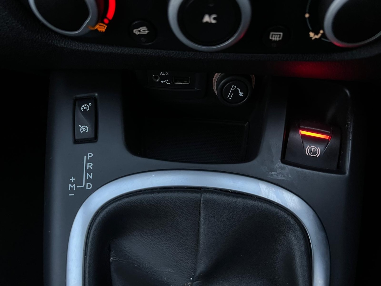 Used Renault Grand Scenic 2010 for sale - 77102475: Photo 34