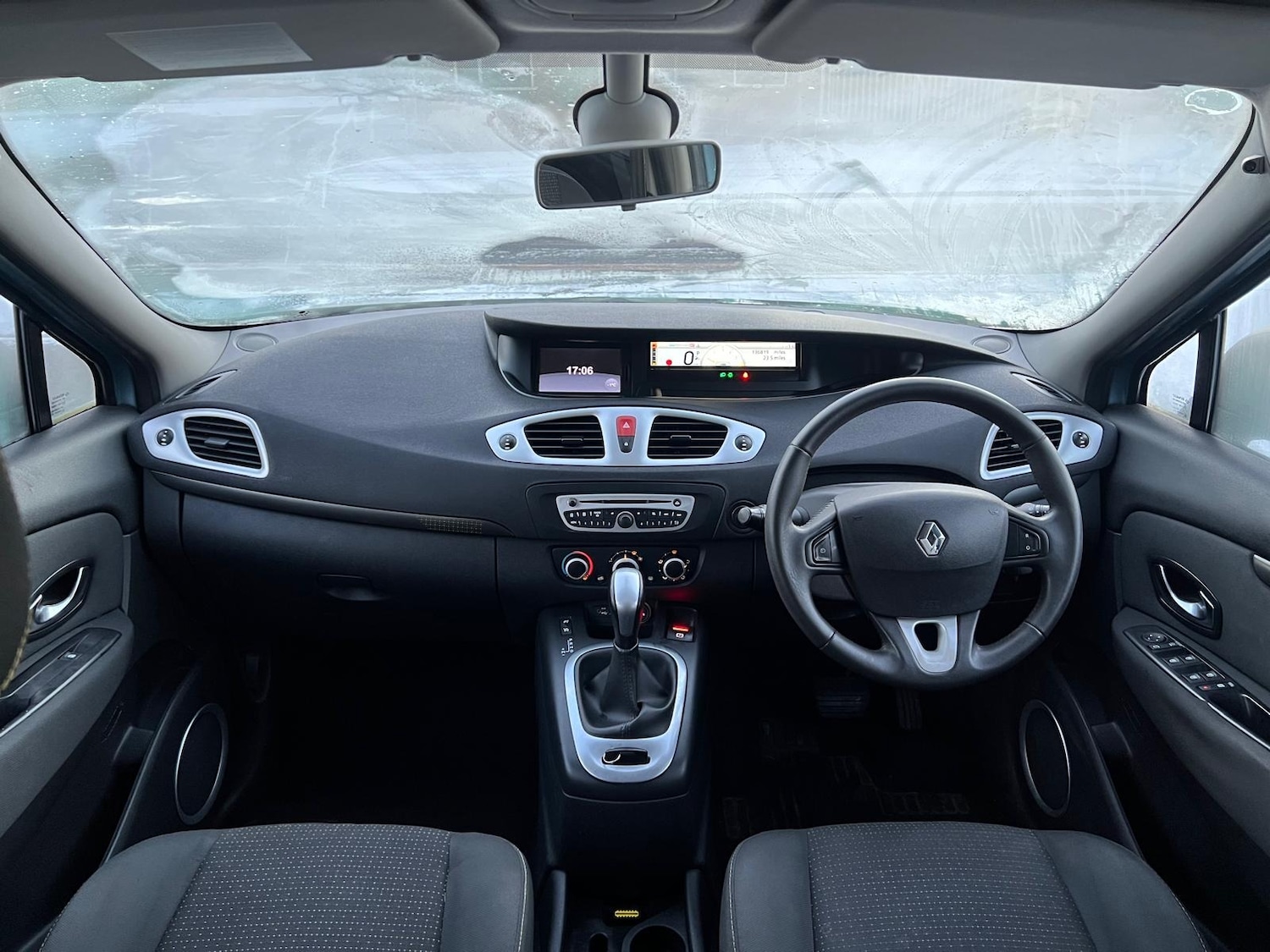 Used Renault Grand Scenic 2010 for sale - 77102475: Photo 39