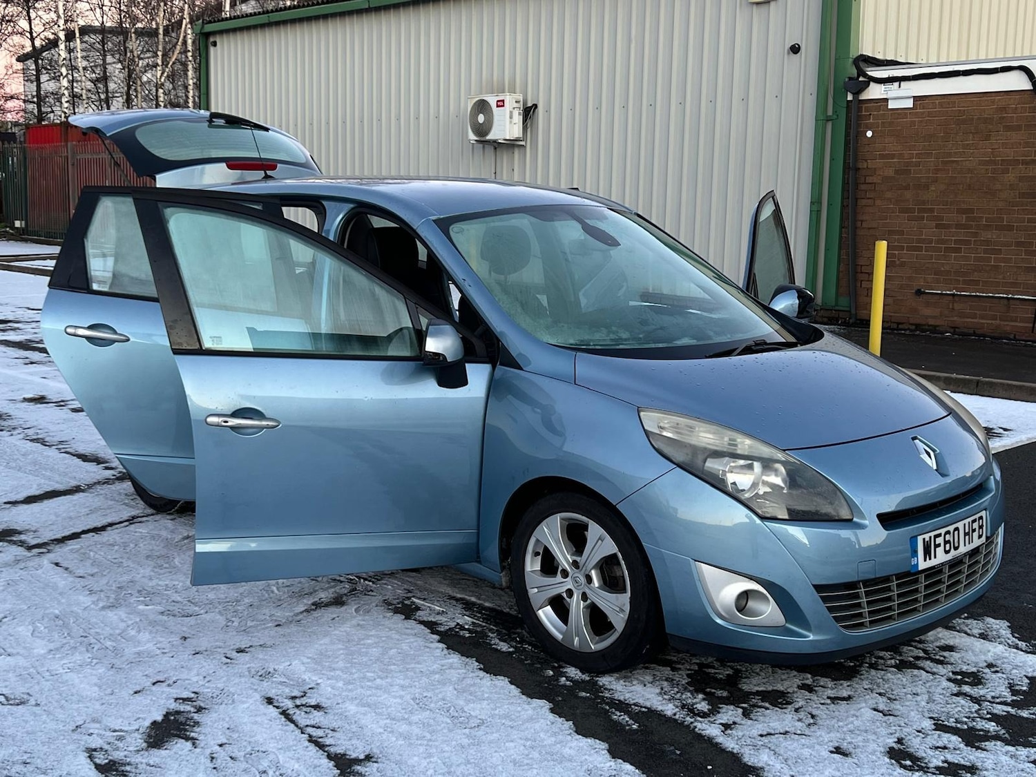 Used Renault Grand Scenic 2010 for sale - 77102475: Photo 42