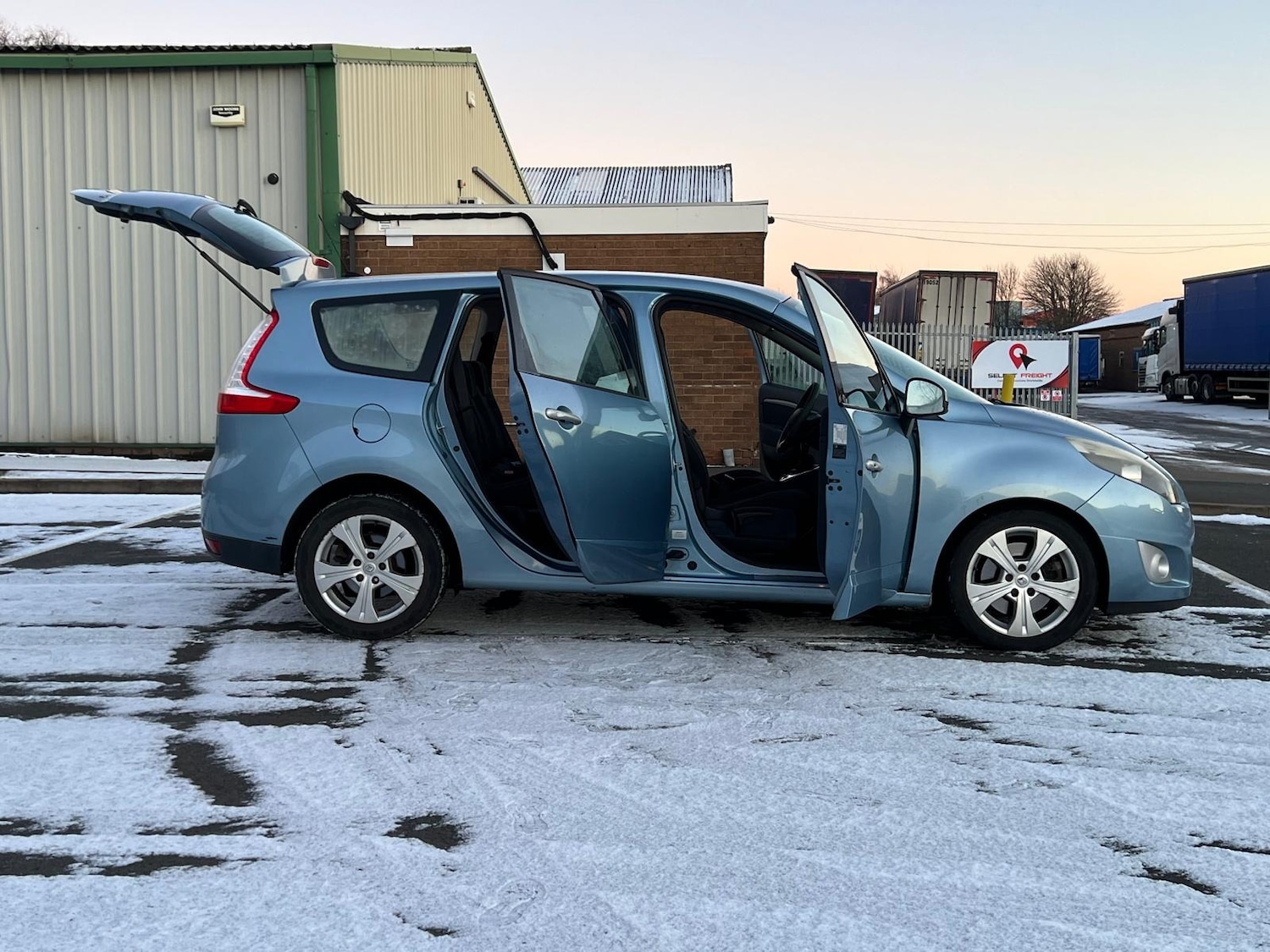 Used Renault Grand Scenic 2010 for sale - 77102475: Photo 56