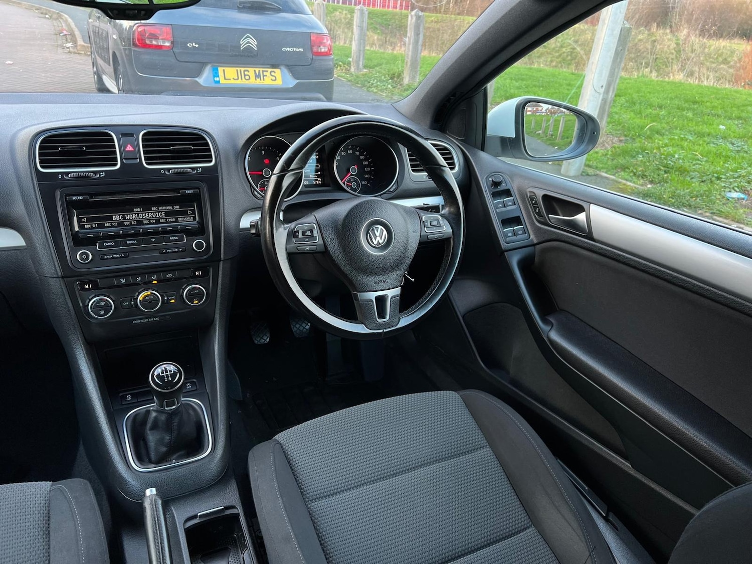 Used Volkswagen Golf 2012 for sale - 77050304: Photo 35