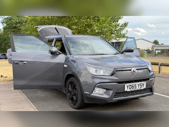 Used Ssangyong Tivoli 2015 for sale - 79121354: Photo