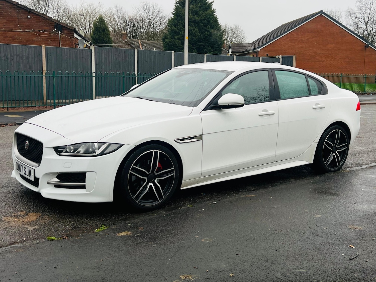 Used Jaguar XE 2017 for sale - 77238656: Photo 2