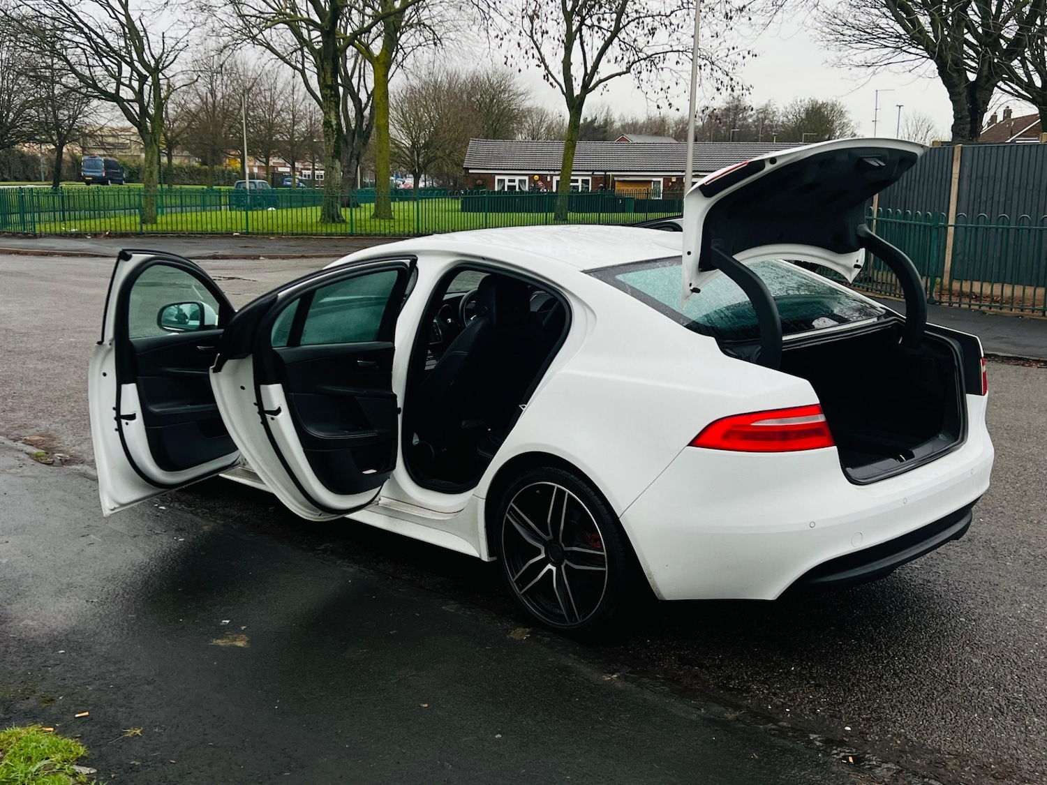 Used Jaguar XE 2017 for sale - 77238656: Photo 20