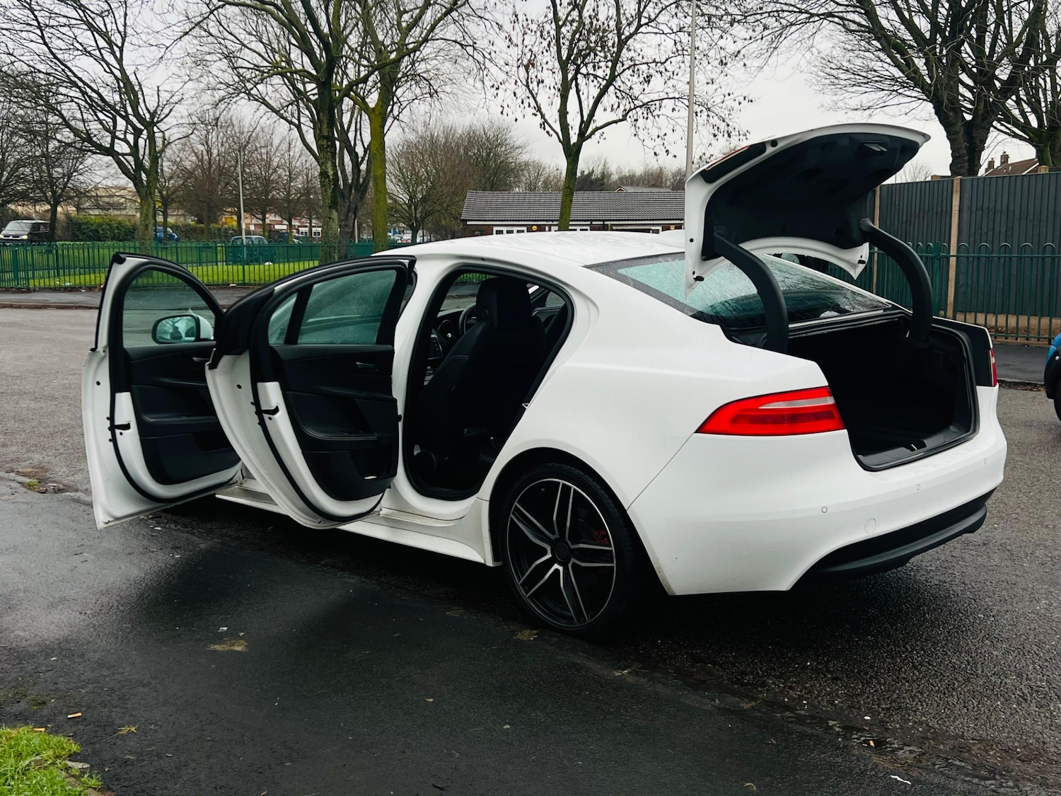 Used Jaguar XE 2017 for sale - 77238656: Photo 21