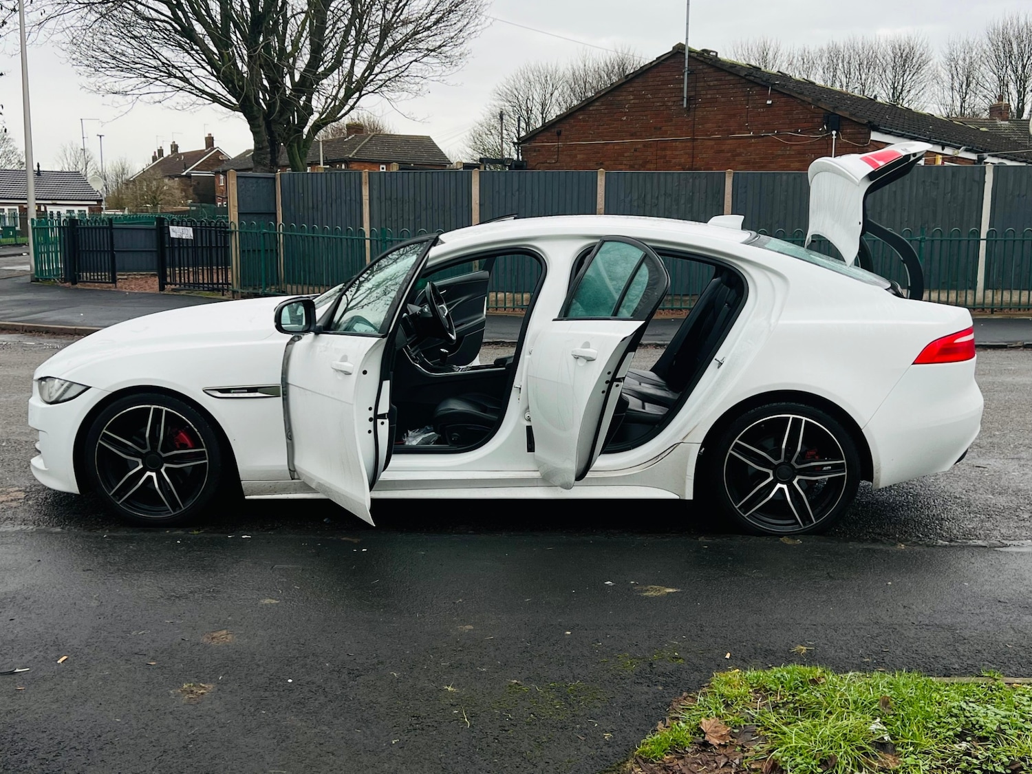 Used Jaguar XE 2017 for sale - 77238656: Photo 22