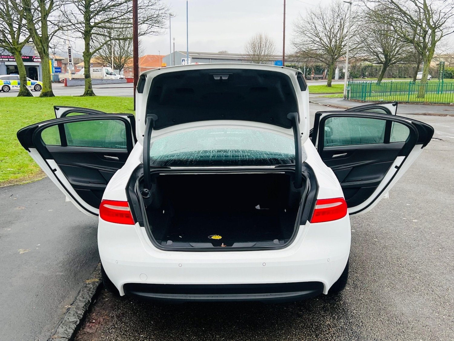 Used Jaguar XE 2017 for sale - 77238656: Photo 26