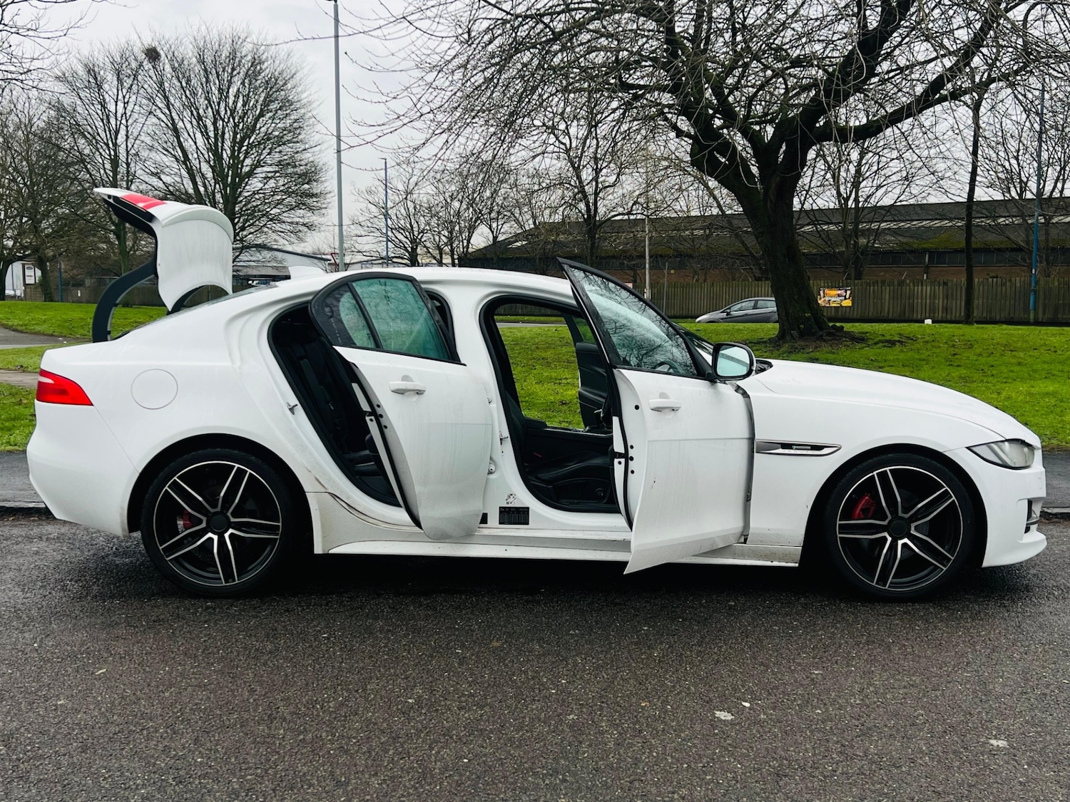 Used Jaguar XE 2017 for sale - 77238656: Photo 28