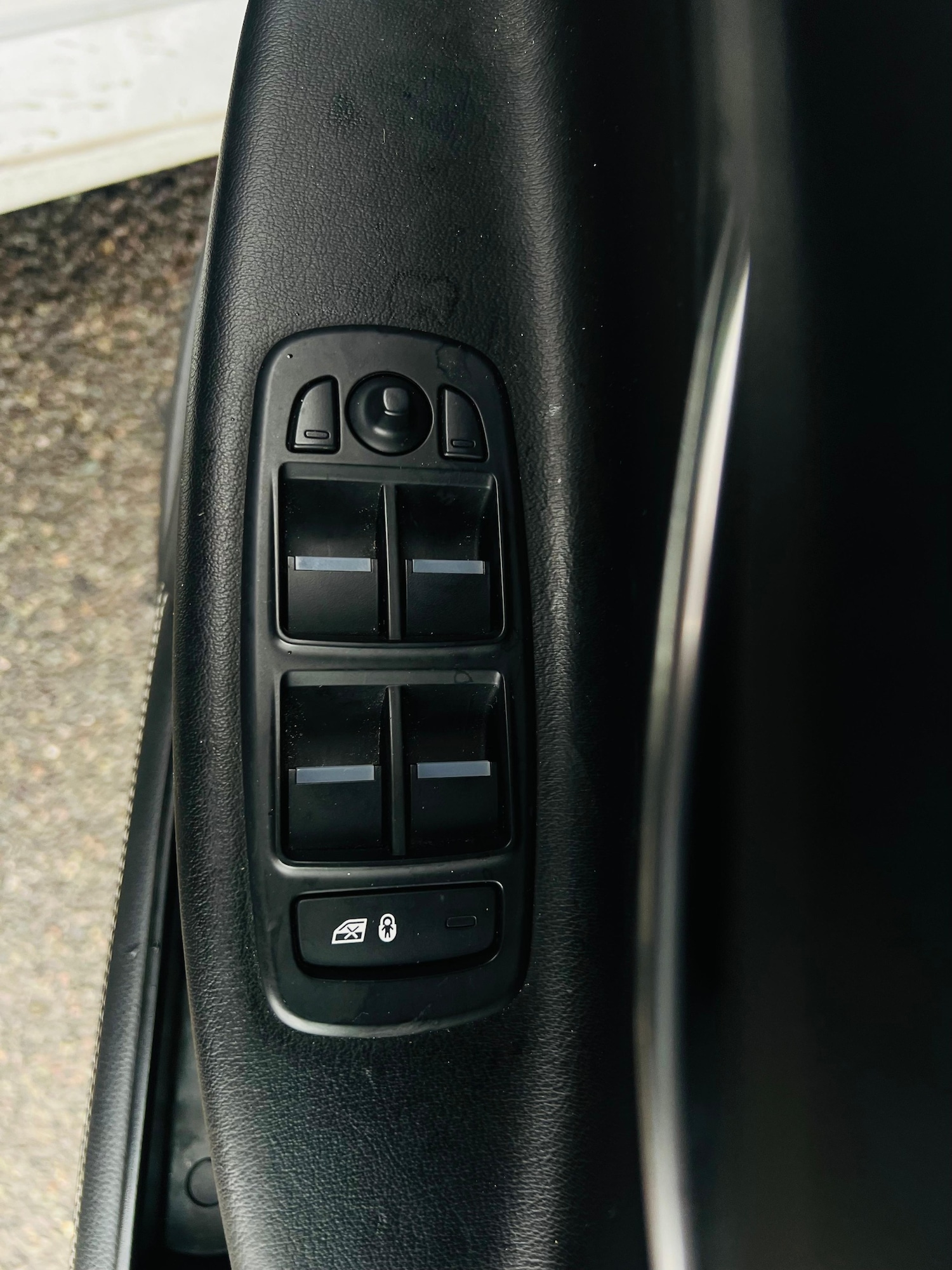 Used Jaguar XE 2017 for sale - 77238656: Photo 29