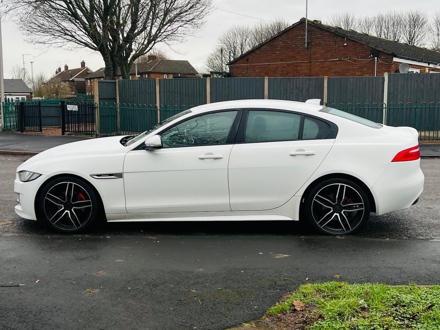 Used Jaguar XE 2017 for sale - 77238656: Photo 3