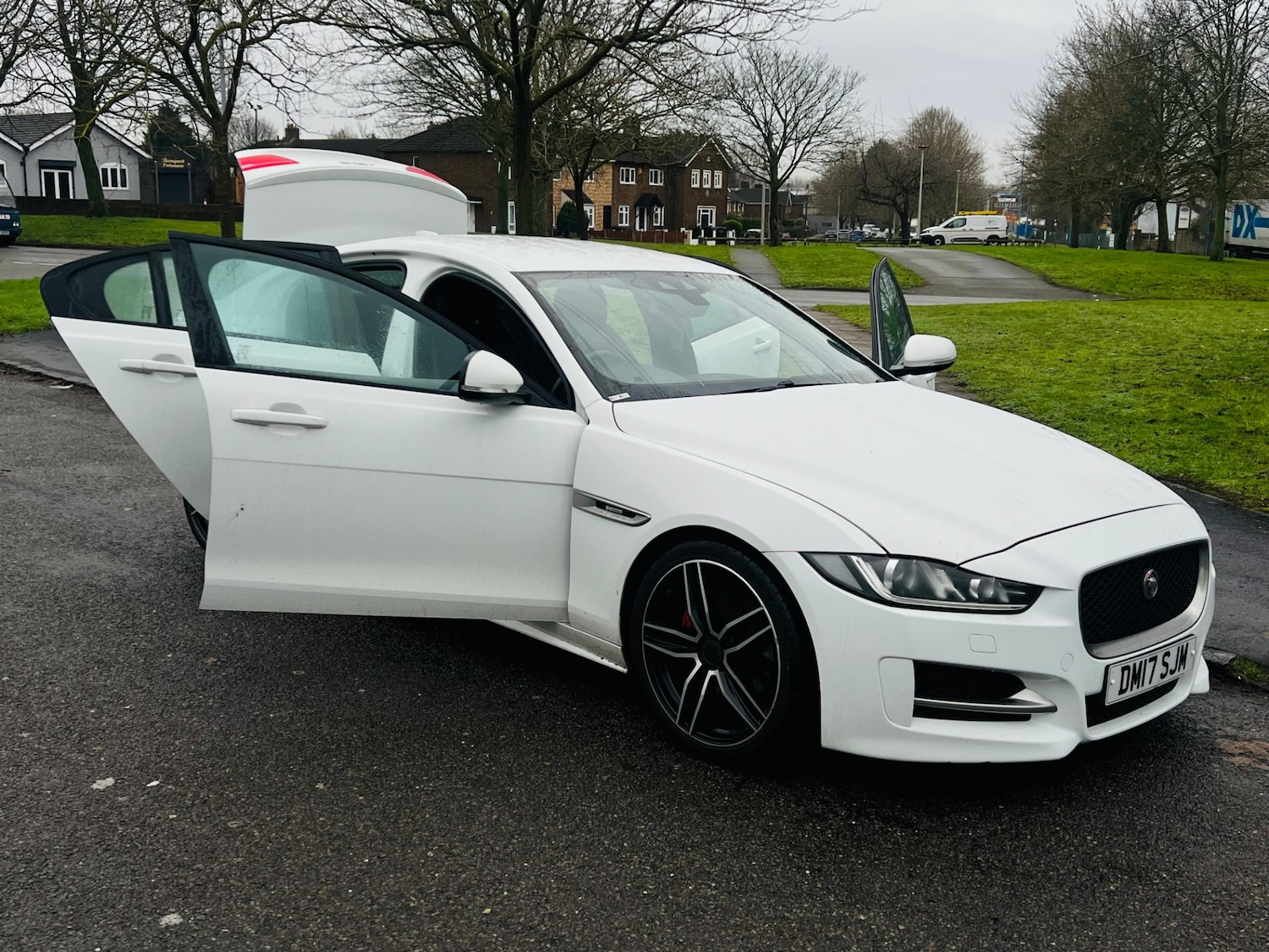 Used Jaguar XE 2017 for sale - 77238656: Photo 31