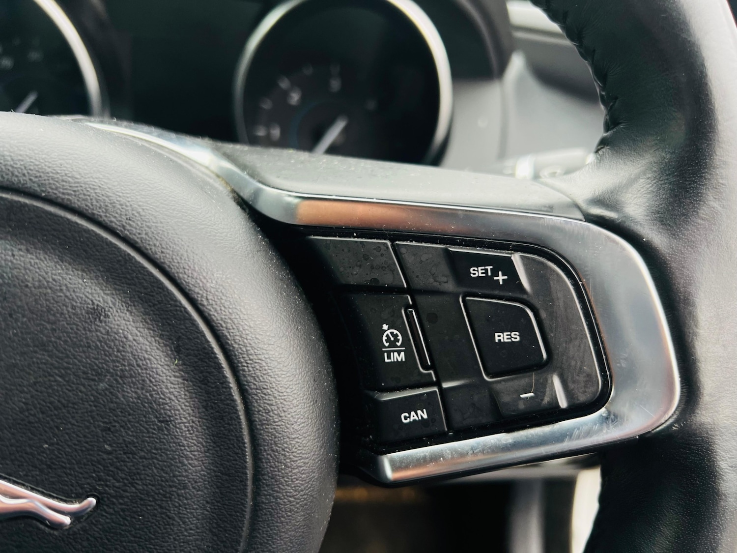 Used Jaguar XE 2017 for sale - 77238656: Photo 37