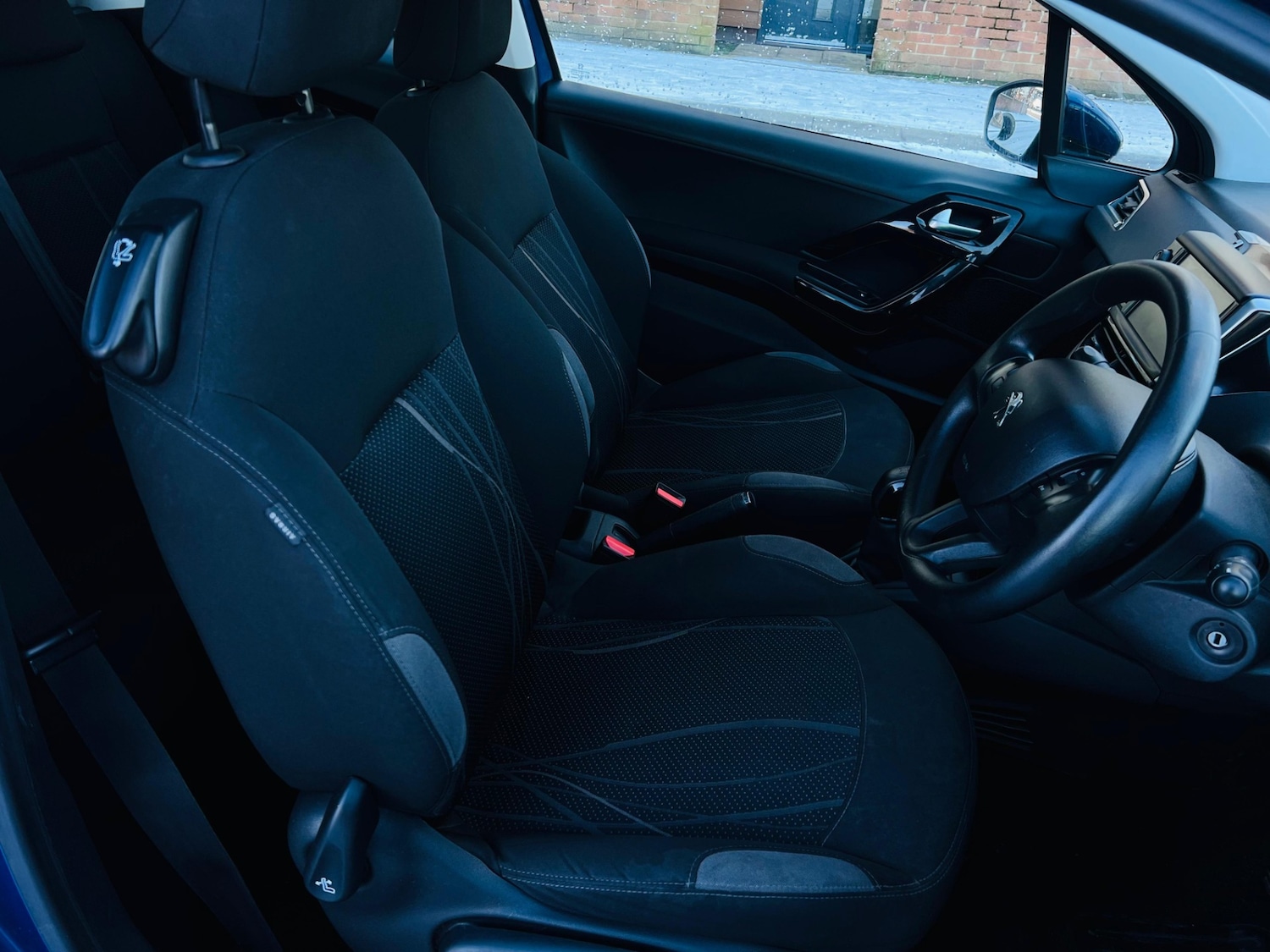 Used Peugeot 208 2012 for sale - 77098852: Photo 15