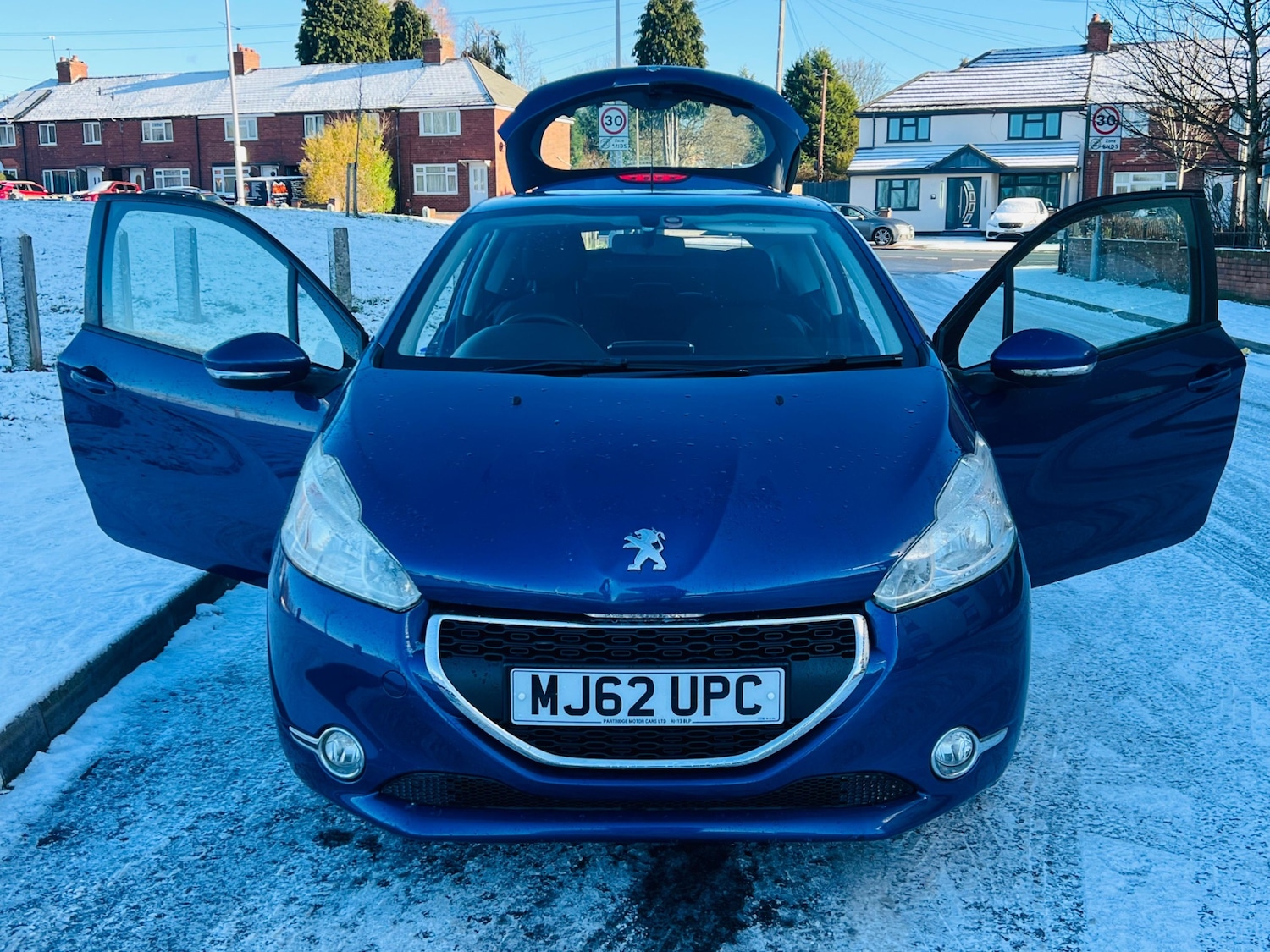 Used Peugeot 208 2012 for sale - 77098852: Photo 23