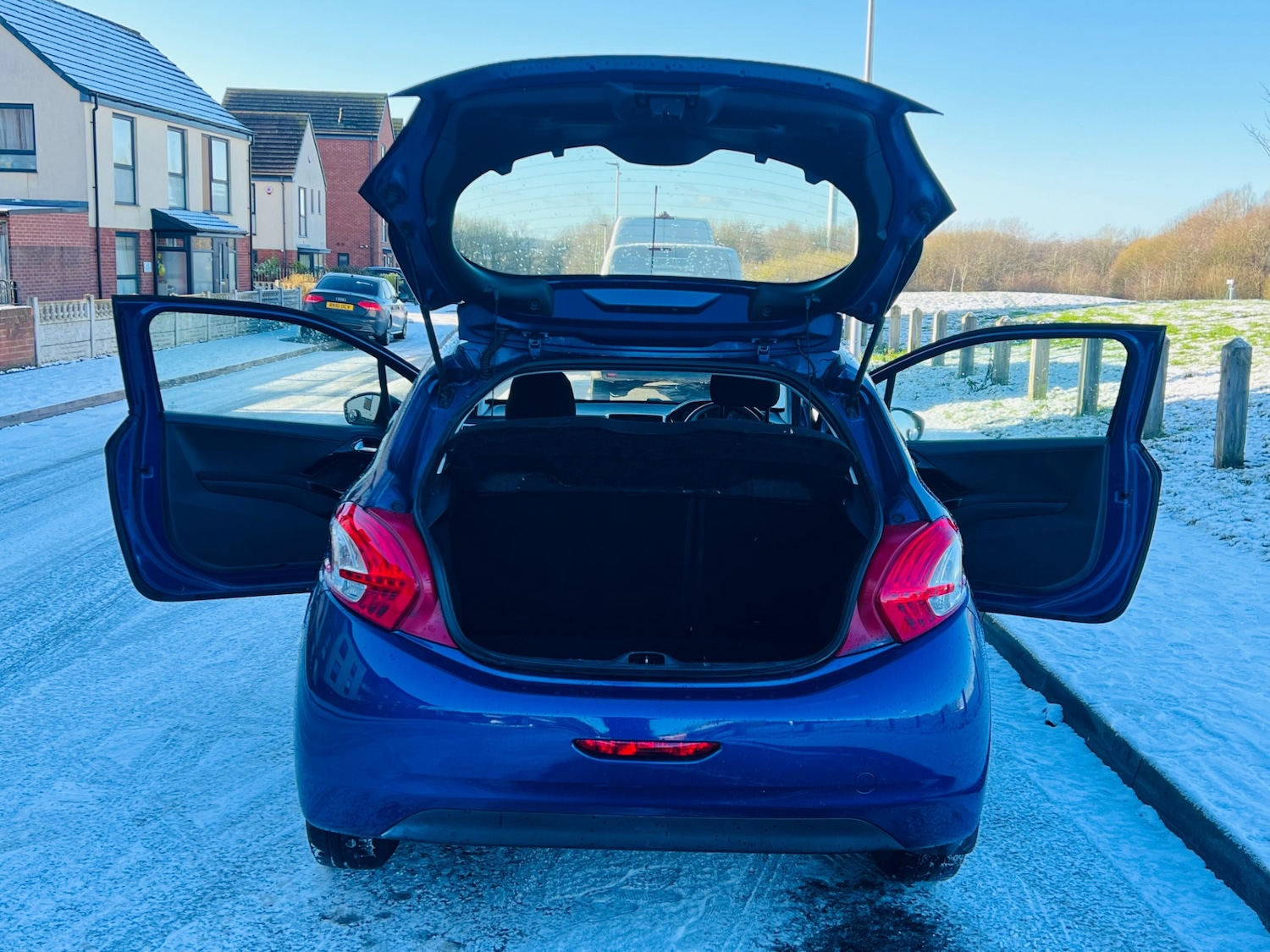 Used Peugeot 208 2012 for sale - 77098852: Photo 28