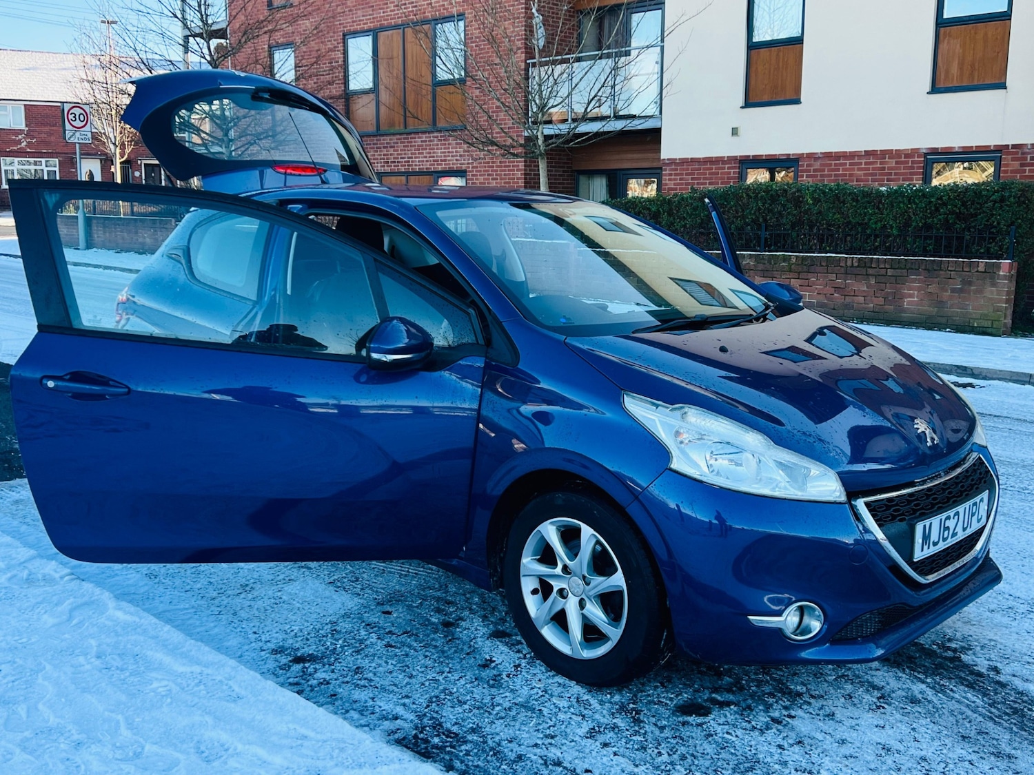 Used Peugeot 208 2012 for sale - 77098852: Photo 39