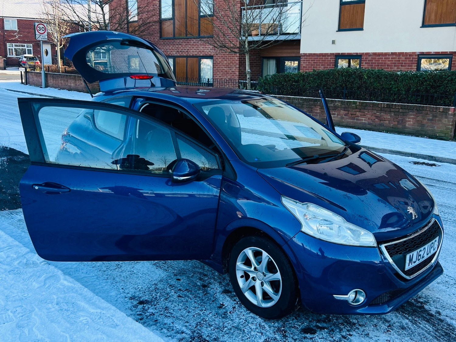 Used Peugeot 208 2012 for sale - 77098852: Photo 40