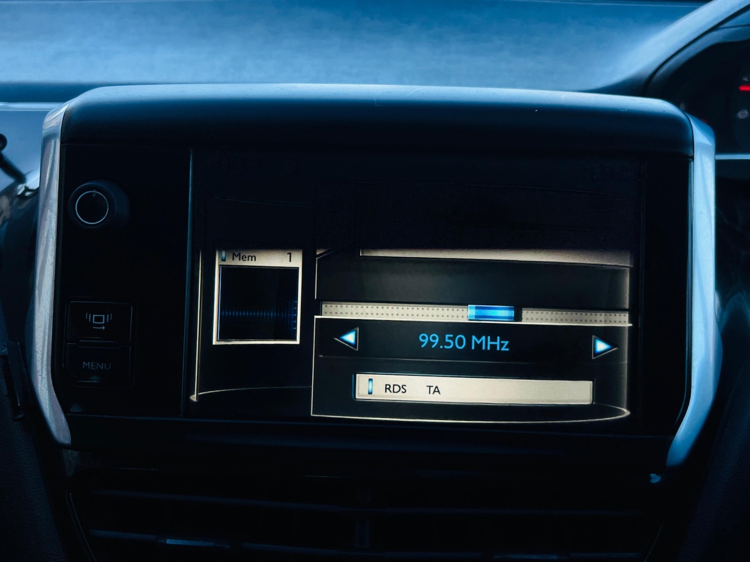 Used Peugeot 208 2012 for sale - 77098852: Photo 41