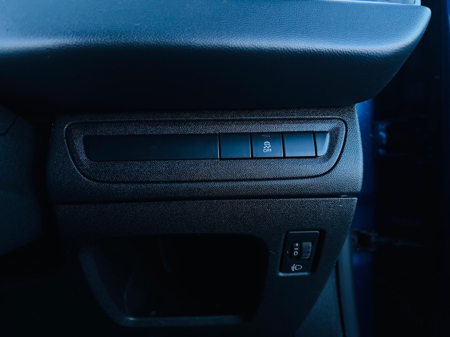 Used Peugeot 208 2012 for sale - 77098852: Photo 9