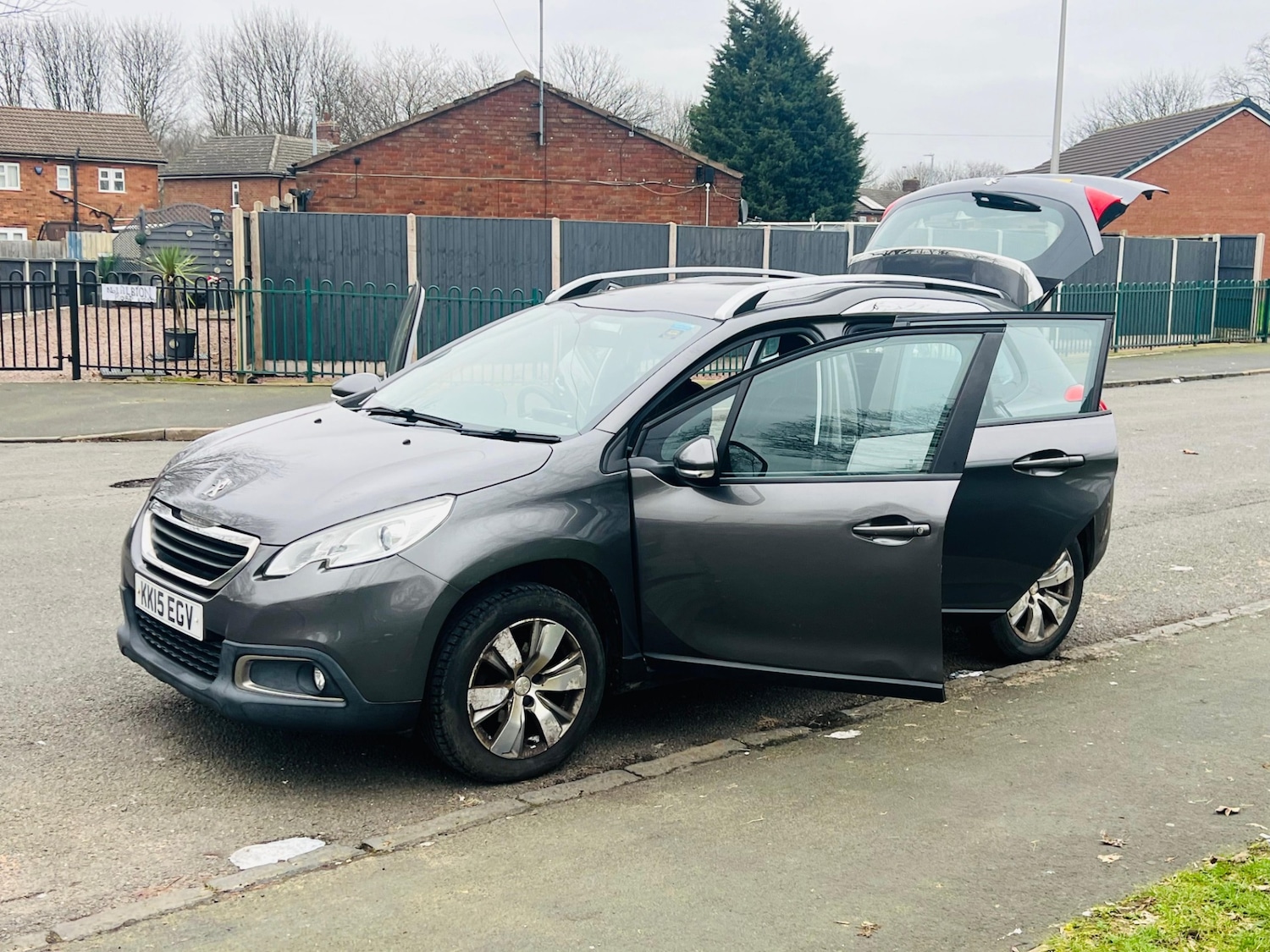 Used Peugeot 2008 2015 for sale - 77613675: Photo 21
