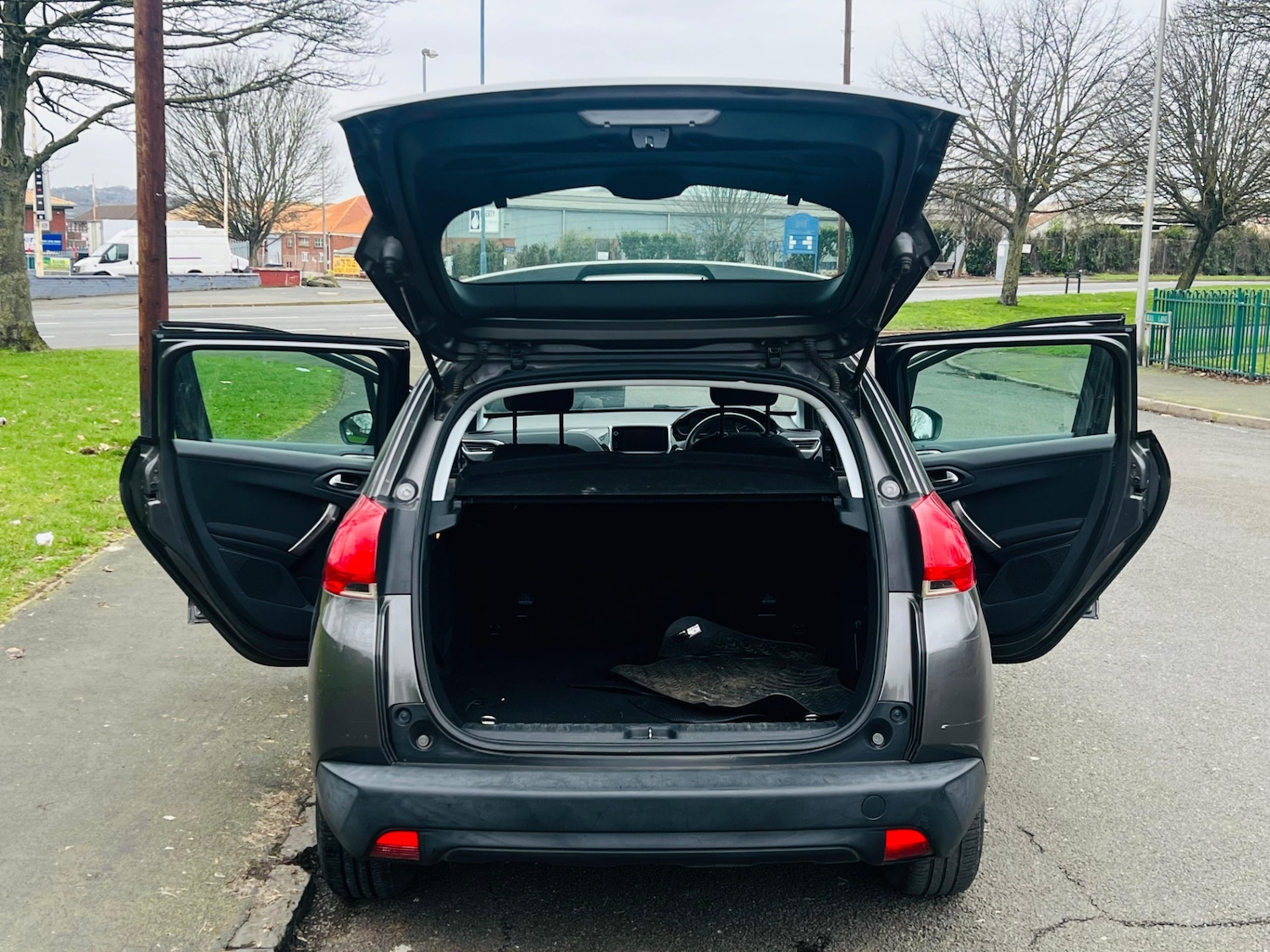 Used Peugeot 2008 2015 for sale - 77613675: Photo 23